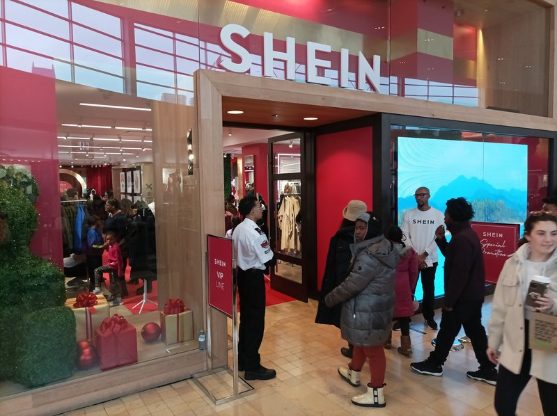 Shein快闪店内景